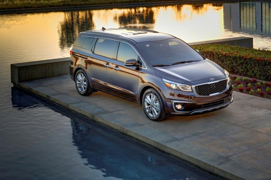  Kia Sedona SXL 2015 года  (фото 16 из 75)